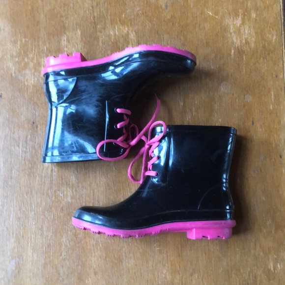 Shoes - Black & Hot Pink Short Rain Boots Size 6
